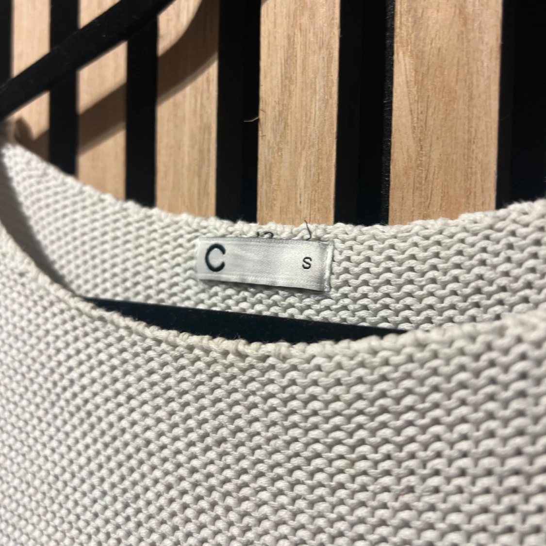 Vit stickad tröja - 93