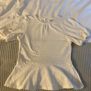 Blus - Jättesöt blus från Lindex, säljs då den inte används längre🩷
