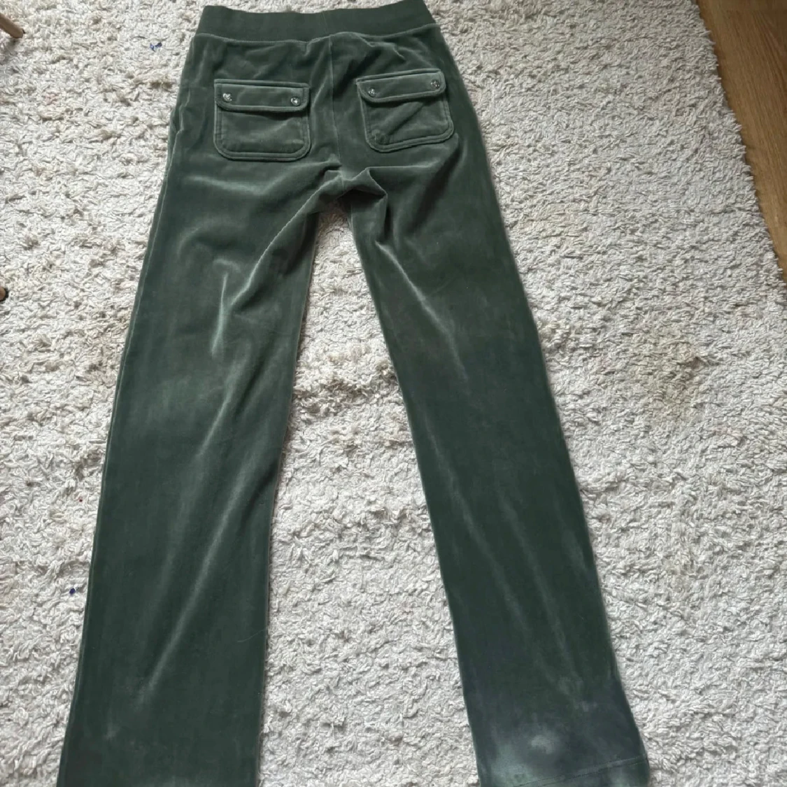 Mörk gröna juicy byxor - 91