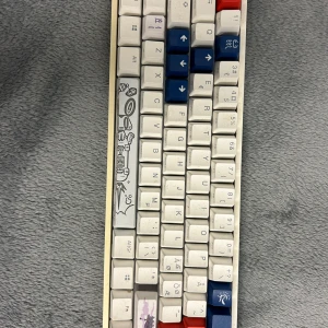 Ducky one 2 mini - Säljer mitt ducky one 2 mini tangentbord. Funkar perfekt och har inga fel. Inte använd jätte mycket. Nypris 1300