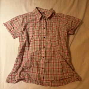 Söt figursydd skjorta  - Söt figursydd skjorta❤️