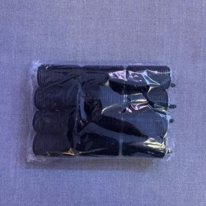Hair Rollers with Clips! - Jag säljer de här jätte fina papiljotter som jag inte använt förut💕 Bredden= 29mm Längden= 60mm Den här settet kommer i pack av 12st papiljotter med 12st klämmor!