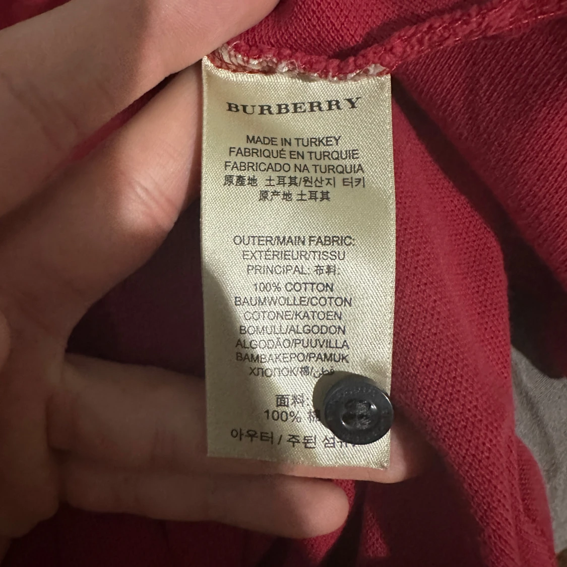 Röd pikétröja från Burberry  - 2