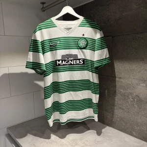 Äkta Celtic fotbollströja -  Äkta fotbollströja, hör av dig vid eventuella frågor🤙