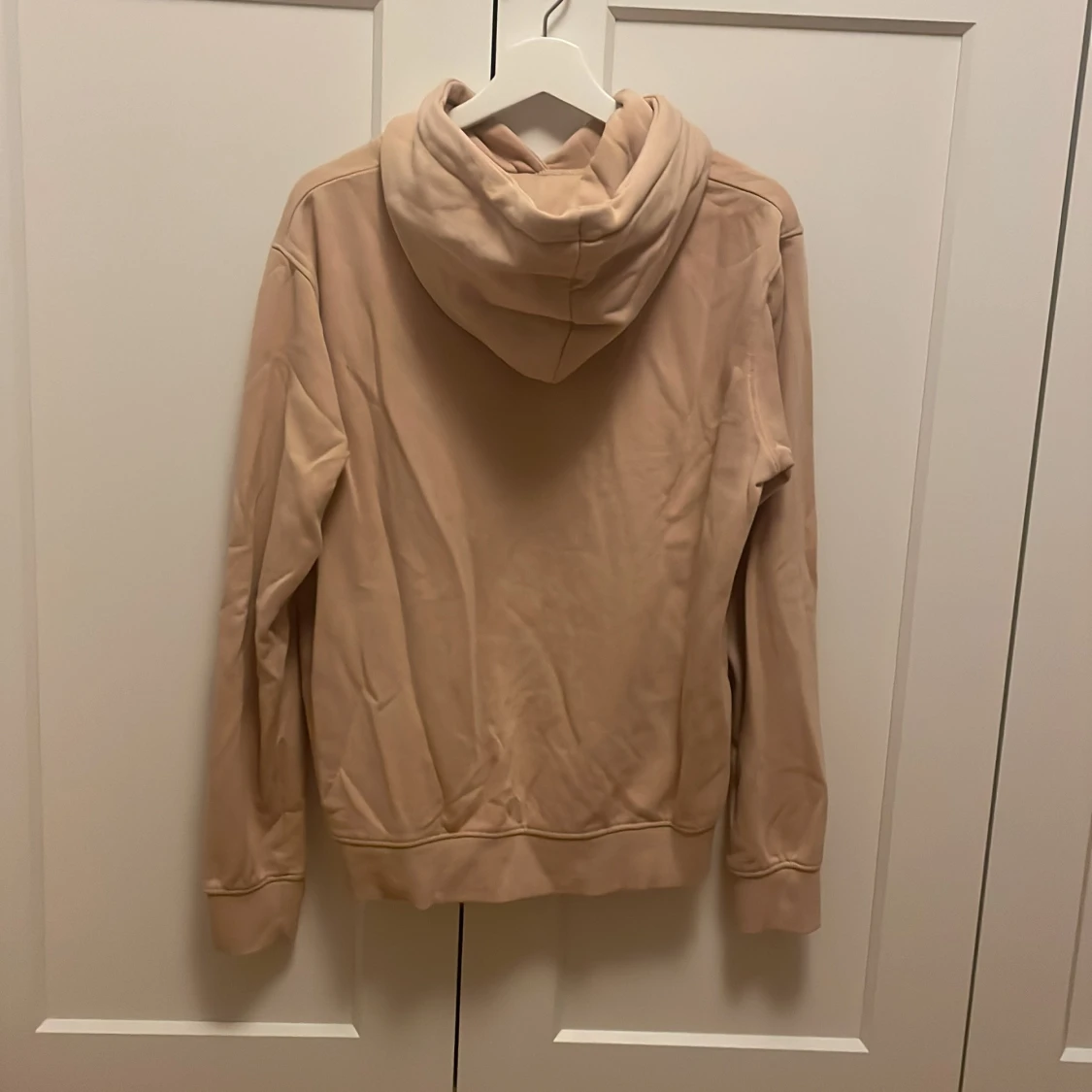 Beige hoodie med tryck - 1