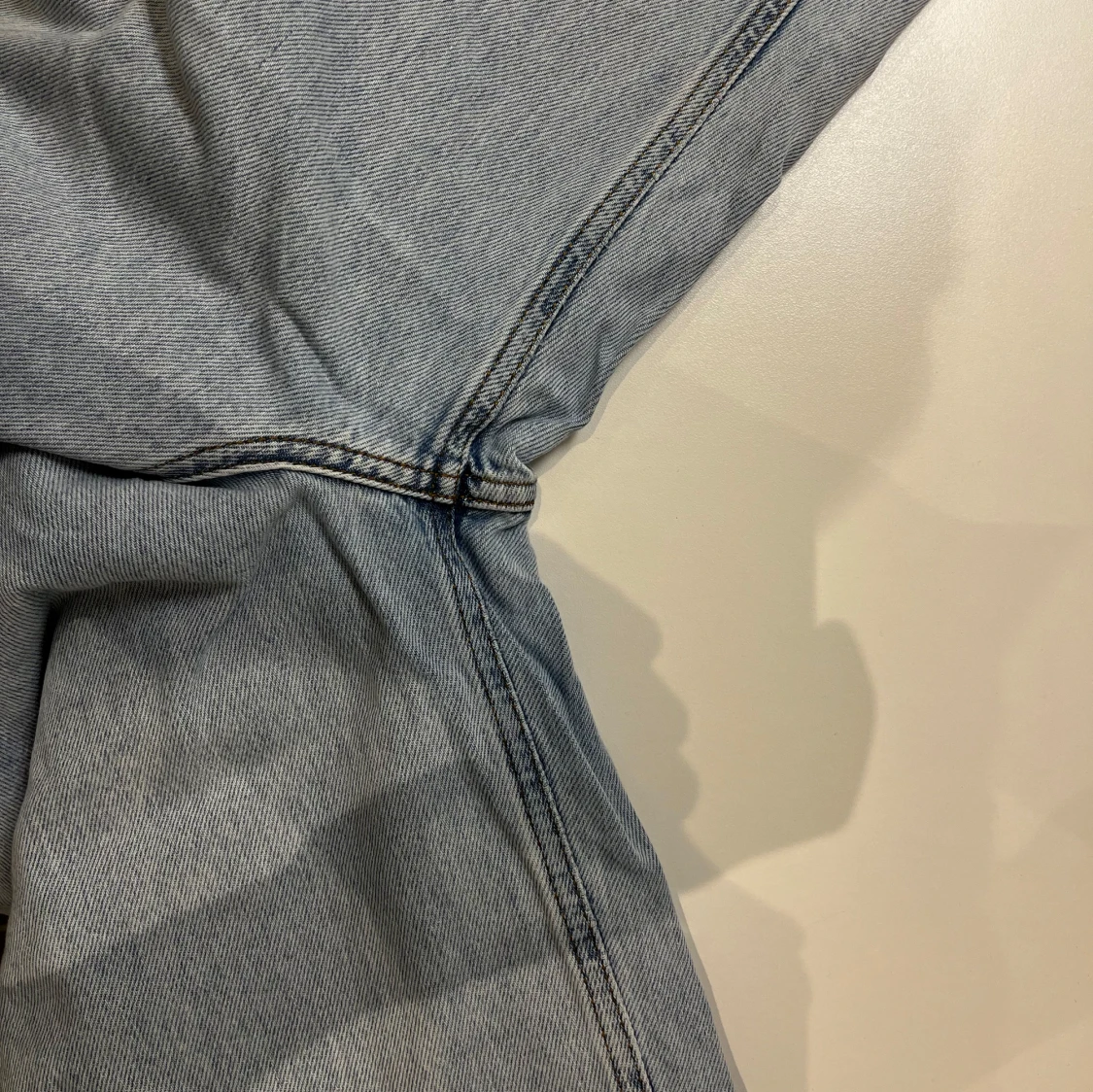 Ljusblå jeans från NA-KD - 4