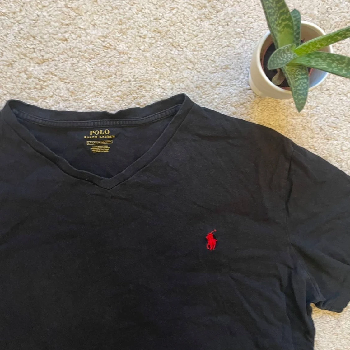 Svart v-ringad t-shirt från Ralph Lauren - 1