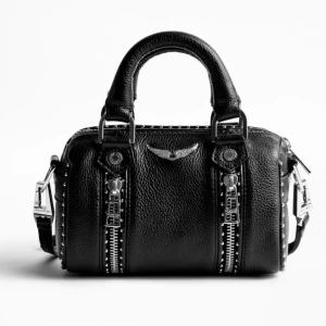 Zadig väska  - Säljer mina snygga Zadig väska ja köpte förra året, säljer eftersom ja vill köpa en ny väska. Köpte på zalando och då såklart äkta, finns kvitto och dustbag🩷🩷nypris: 3 959kr