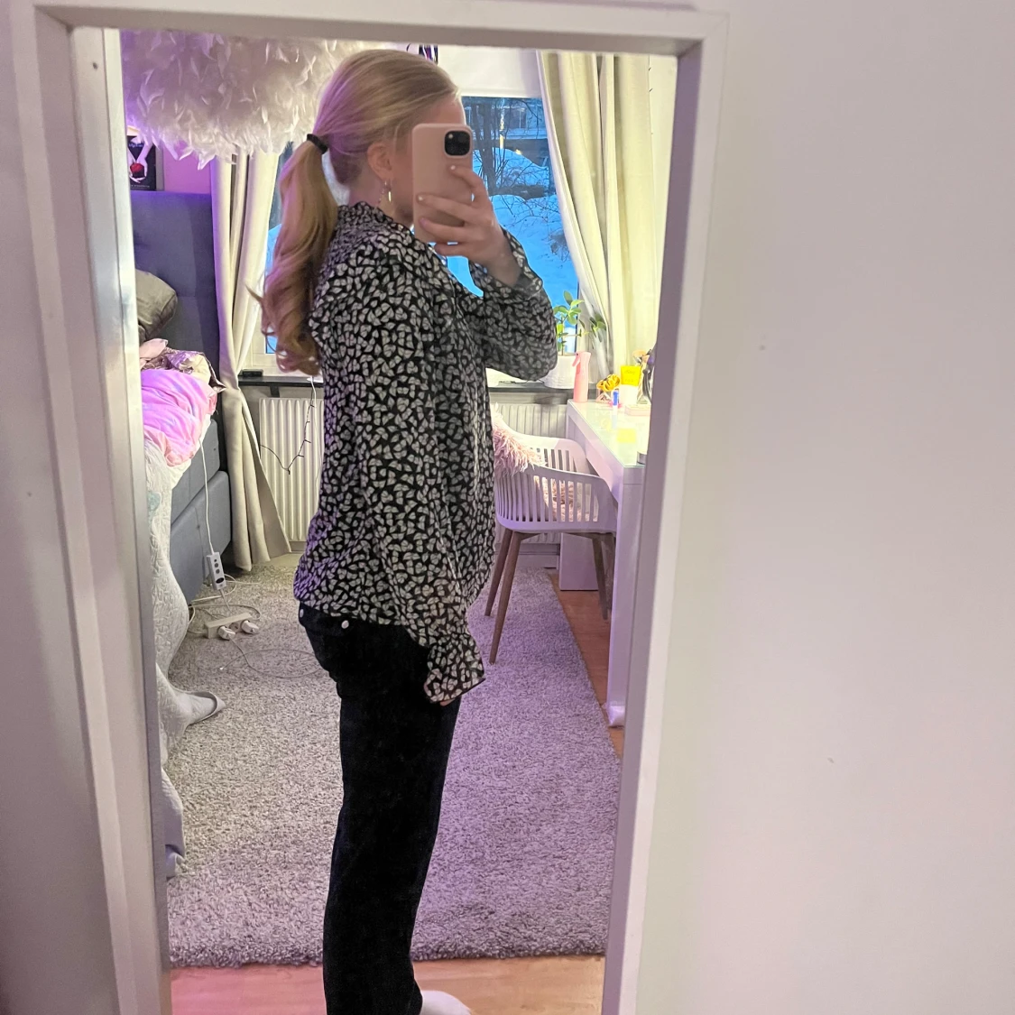 Svart blommig blus - 1