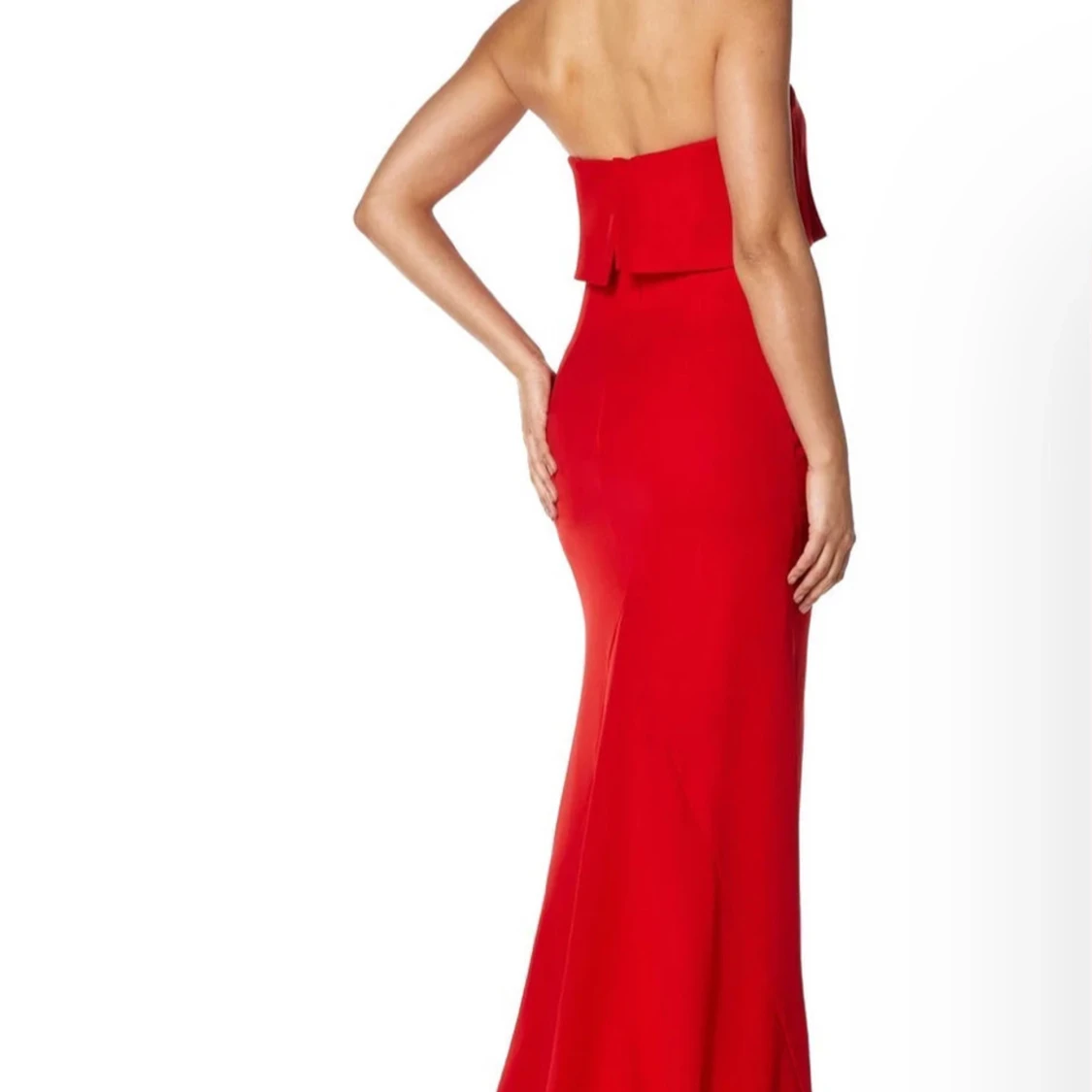 Röd axelbandslös långklänning - 1