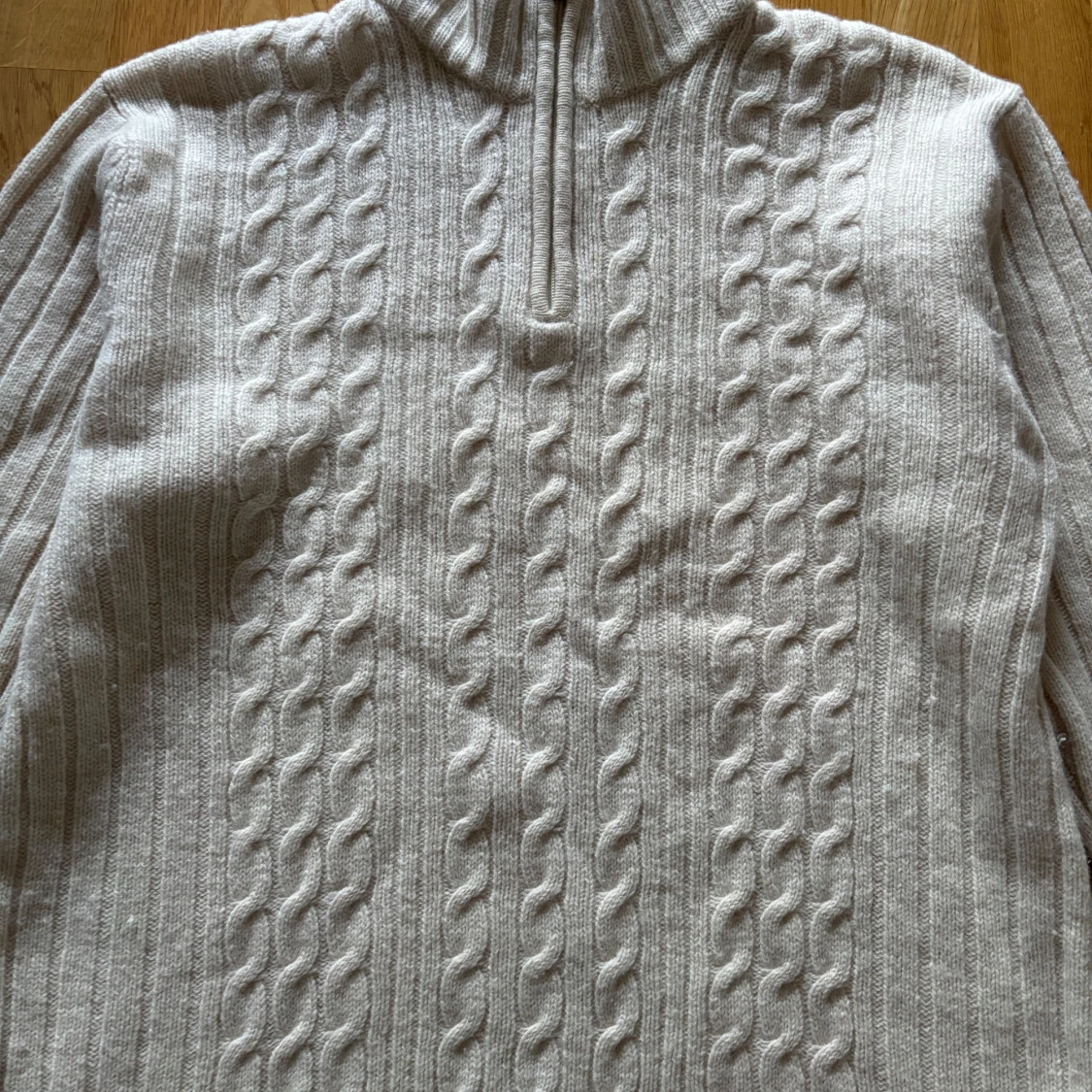 Beige  ylletröja från Columbia - 1