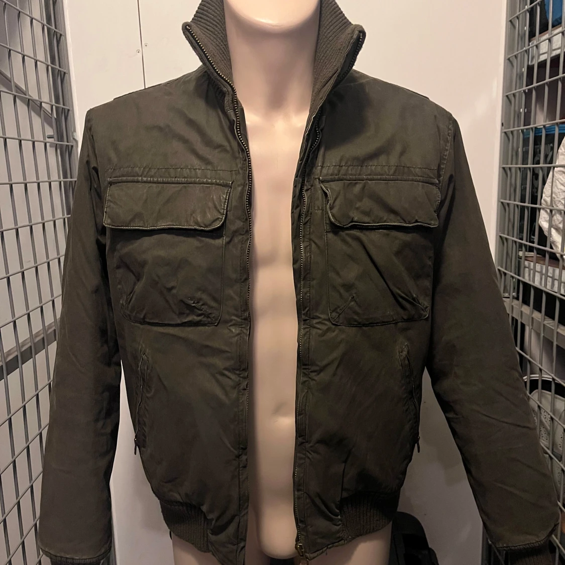 Olivgrön jacka från H&M L.O.G.G.