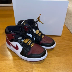 Nike air jordan - Nike air jordan skor i strl 36. De är bara använda ett fåtal gånger och är i nyskick