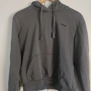 Grå hoodie - 🤩🤩