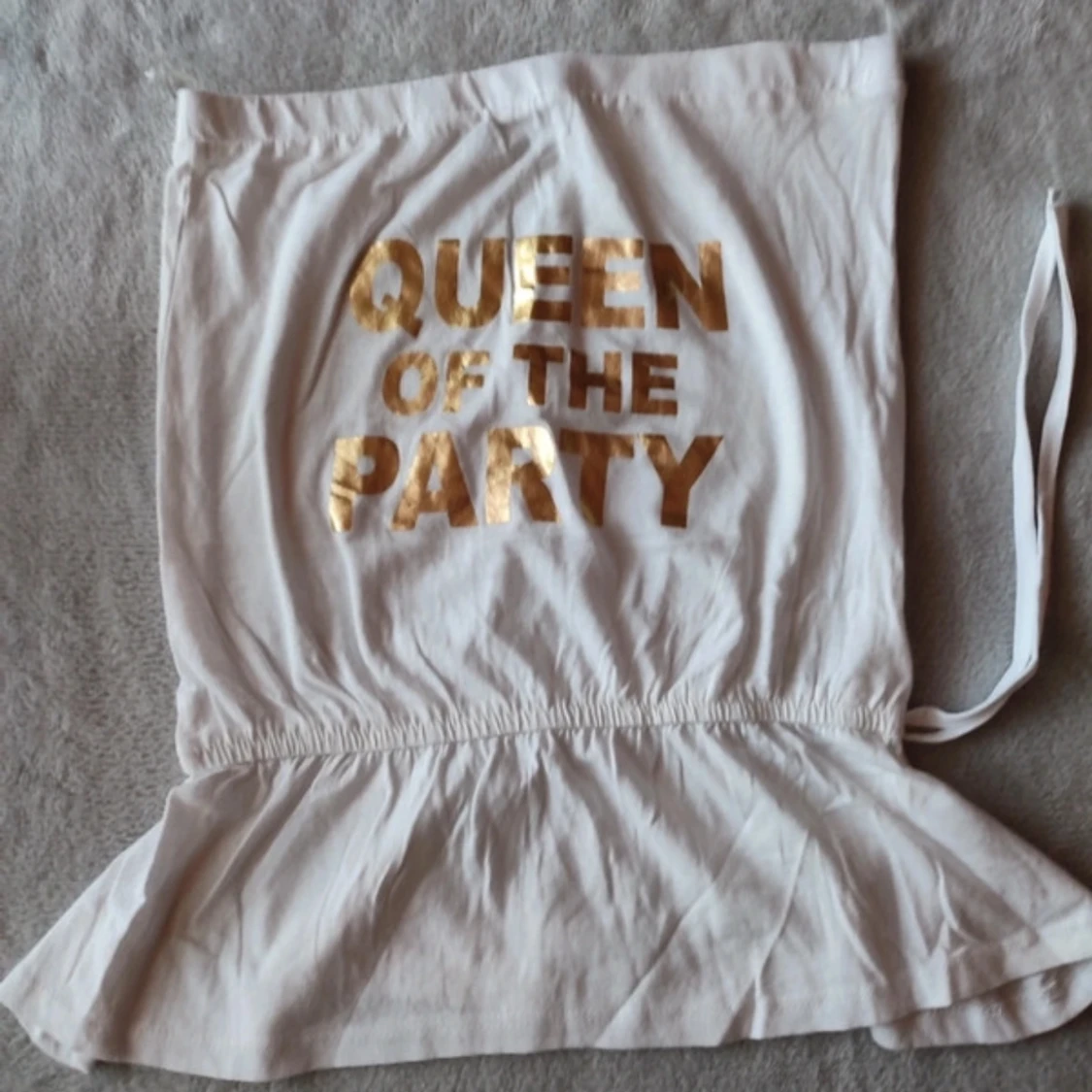 Tubtopp med snörning och guldig text - 92