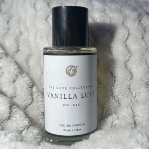 Vanilj parfym - Luktar som vanilla sex tom ford, har sprayat typ 3 sprut av den och säljer då jag inte kommer använda den, ordinarie pris -349kr