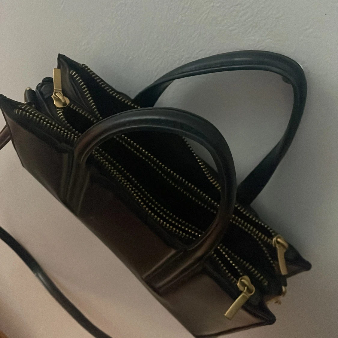 Svart axelväska från Zara - 1