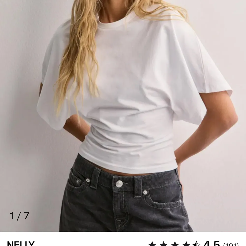 Säljer en helt ny med lapp kvar topp från nelly, storlek M!!! köpt för 30€. Yläosat.
