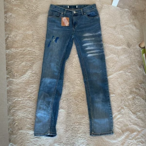 Custom ”typ soho” jeans - Lmaooo hahahah du får de för hur lite som helst ja tar 100 ALLA FÖRSTÅR INTE VISIONEN