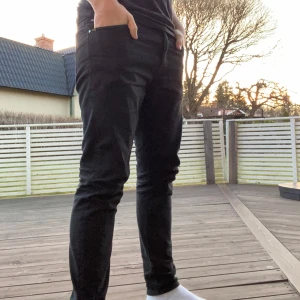 Tiger of Sweden jeans - Snygga jeans från tiger of Sweden i färgen svart. Nästan helt oanvända i princip helt nya.  Hör av er vid någon fundering 😊