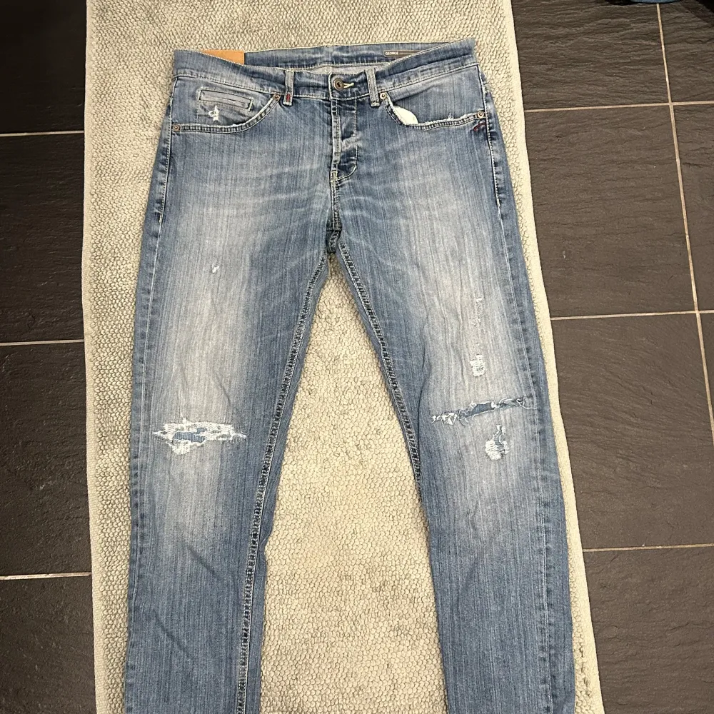 Dondup jeans storlek 32 modell george i bra skick!. Jeans & Byxor.