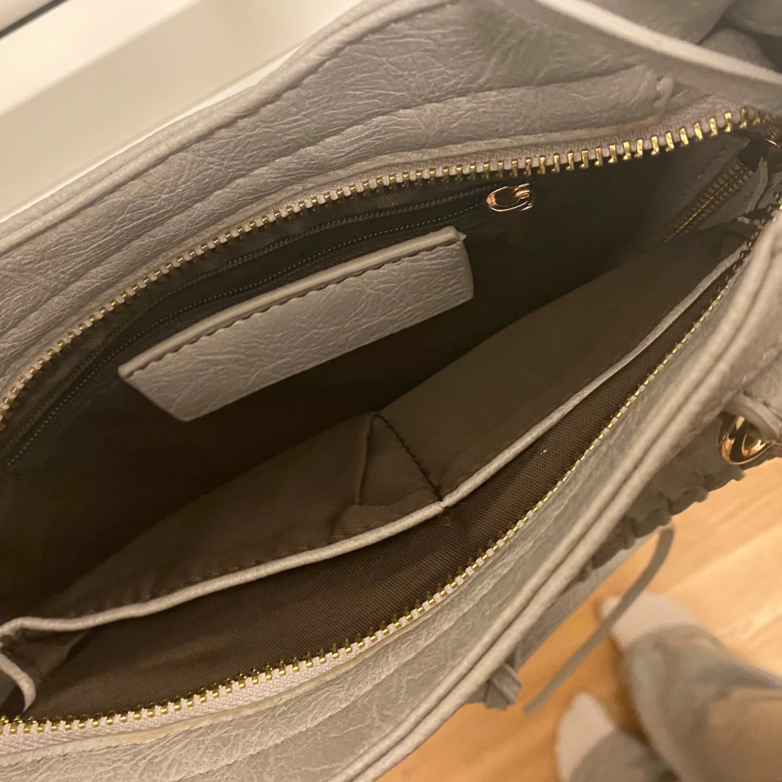 Grå handväska - 91