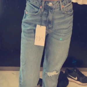Jeans - Snygga jeans helt nya🥰Skriv privat om du är intresserad då vi kan diskutera priset🥰