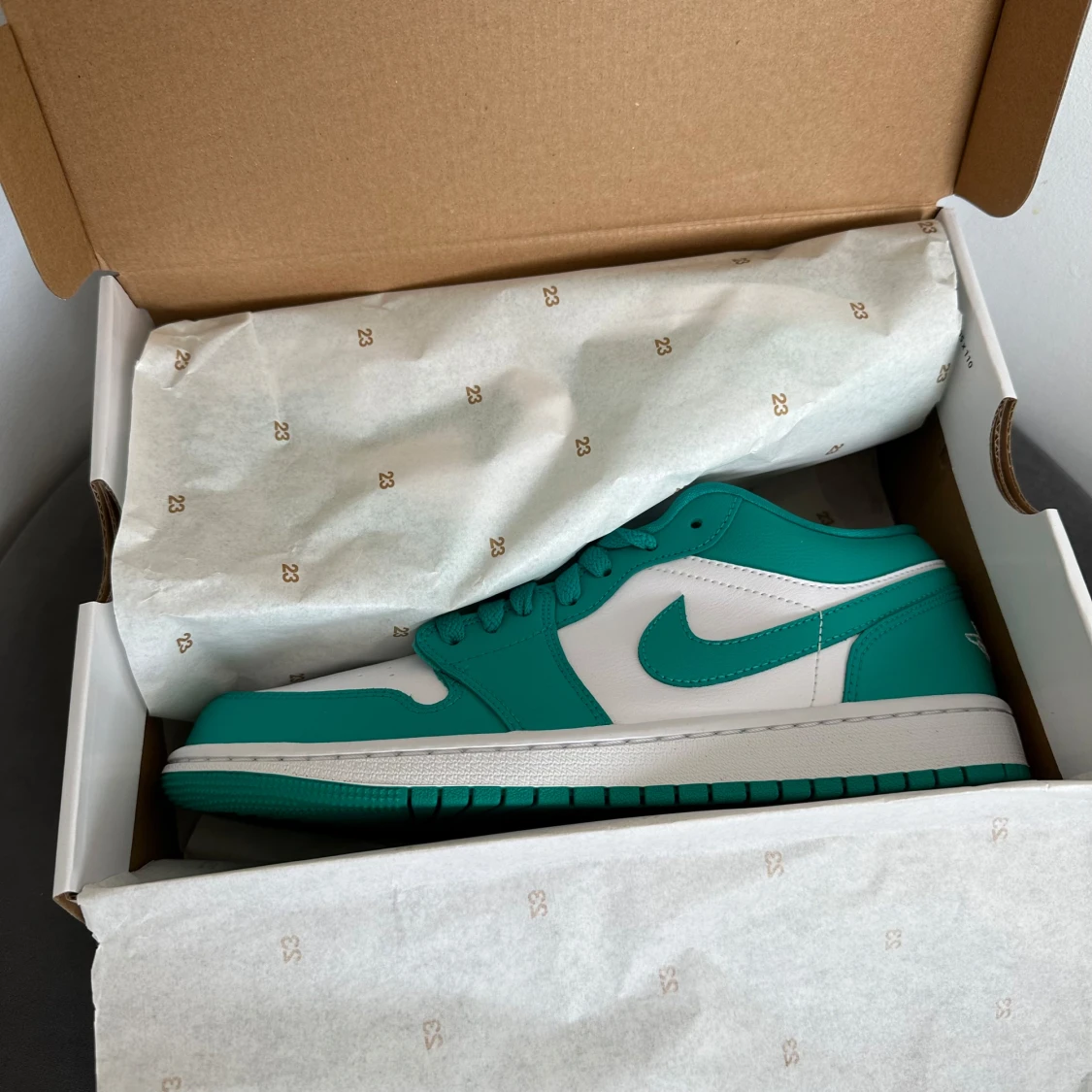 Jordan 1 Low New Emerald - 2
