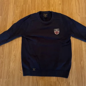 Stickad Morriströja - Stickad tröja från Morris Storlek L men sitter som en M