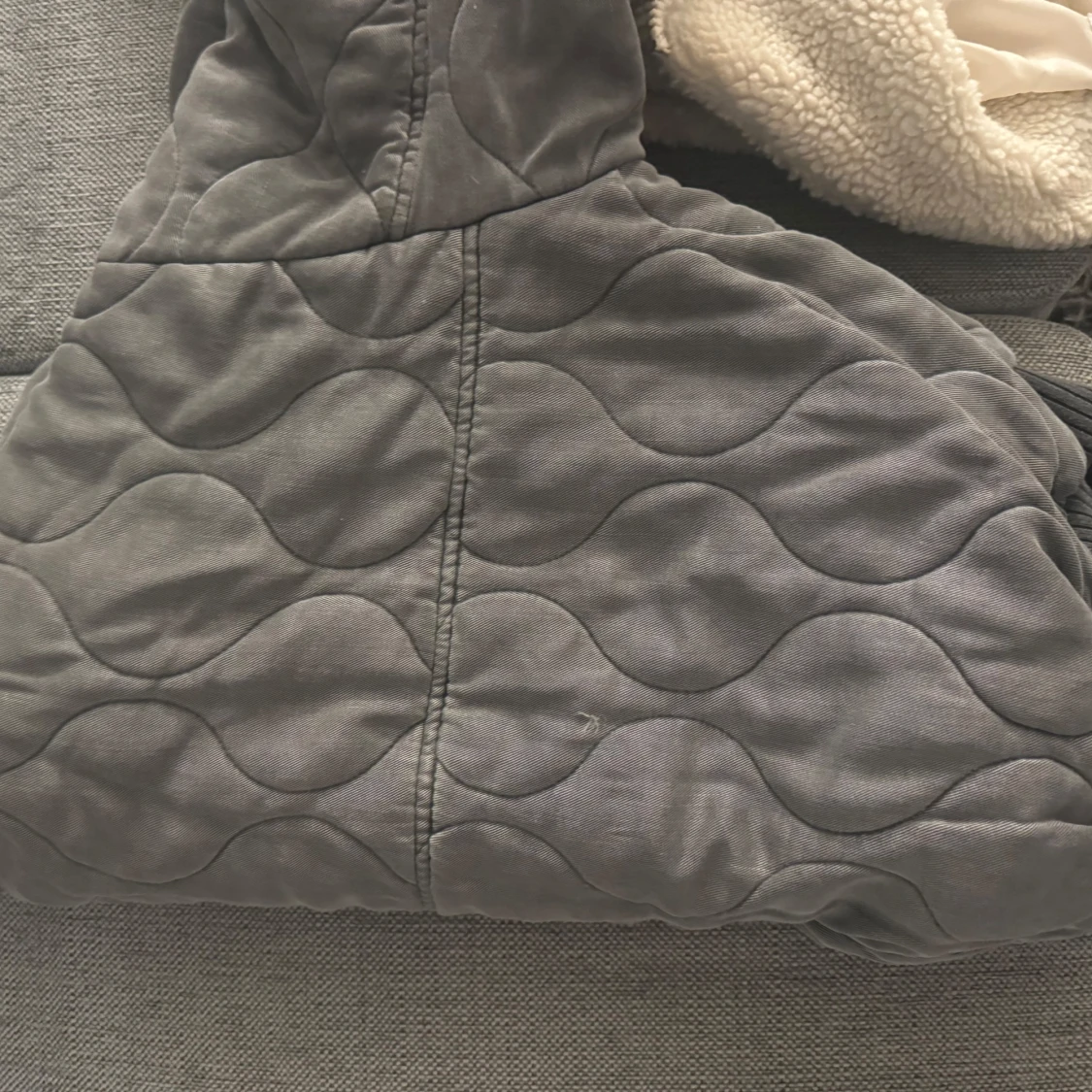 Grå quiltad jacka från Zara - 93