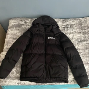 Hoodrich jacka - Storlek s  Som ny  Priset går att diskuteras 