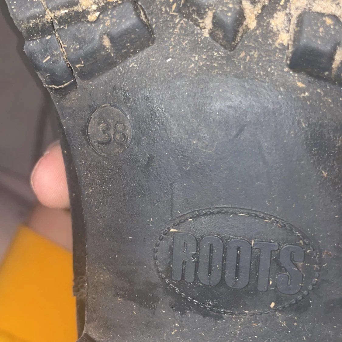 Svarta ridskor från Roots - 92