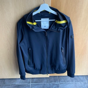 Hetregó windbreaker - Windbreaker från italienska hetregó - Size 50 passar s/m - Nypris ca 5000