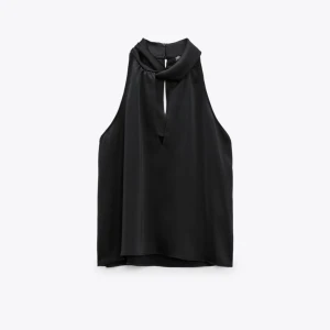Svart ärmlös blus med knyt - Satin blus från zara, fint skick