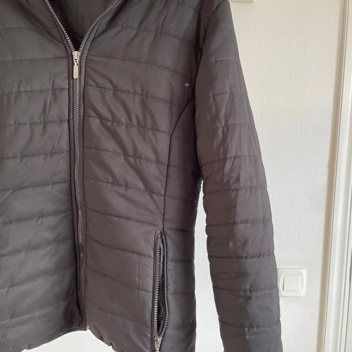 Svart quiltad jacka från Elite Joy - 91