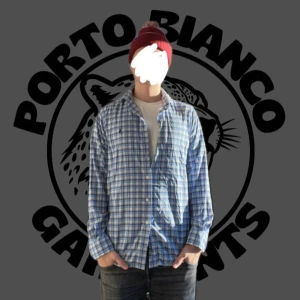 RALPH LAUREN SKJORTA - Hej!  Säljer nu en Ralph Lauren Skjorta. Storleken är M. Skick 10/10(kolla bilderna). Nypris: 1500kr. Mitt pris:      499kr. Han på bilden är 183!