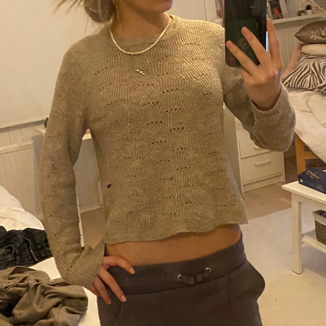 Beige stickad tröja