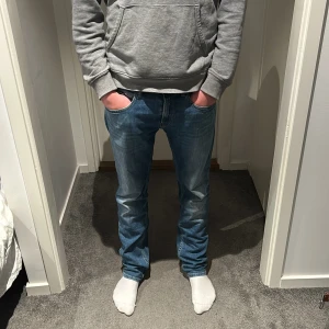Replay jeans - Tja säljer ett par jeans ifrån Replay. De är slim fit och är storlek 29/32. Priset kan diskuteras 