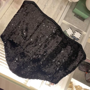 Svart paljettkorsett - Supersnygg svart korsett topp, perfekt till nyår! Aldrig använd🥰