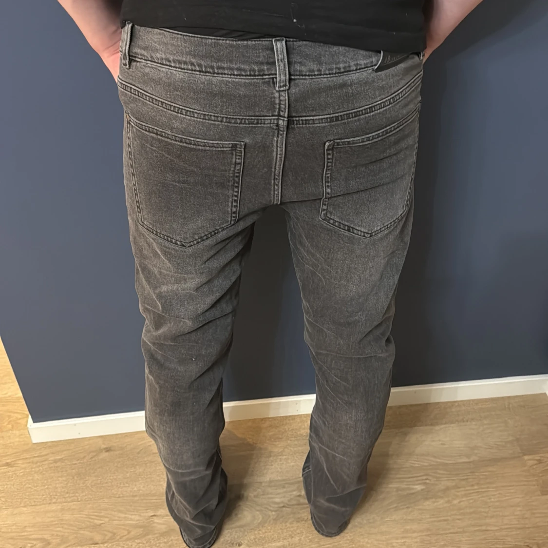 Grå jeansbyxor - 90