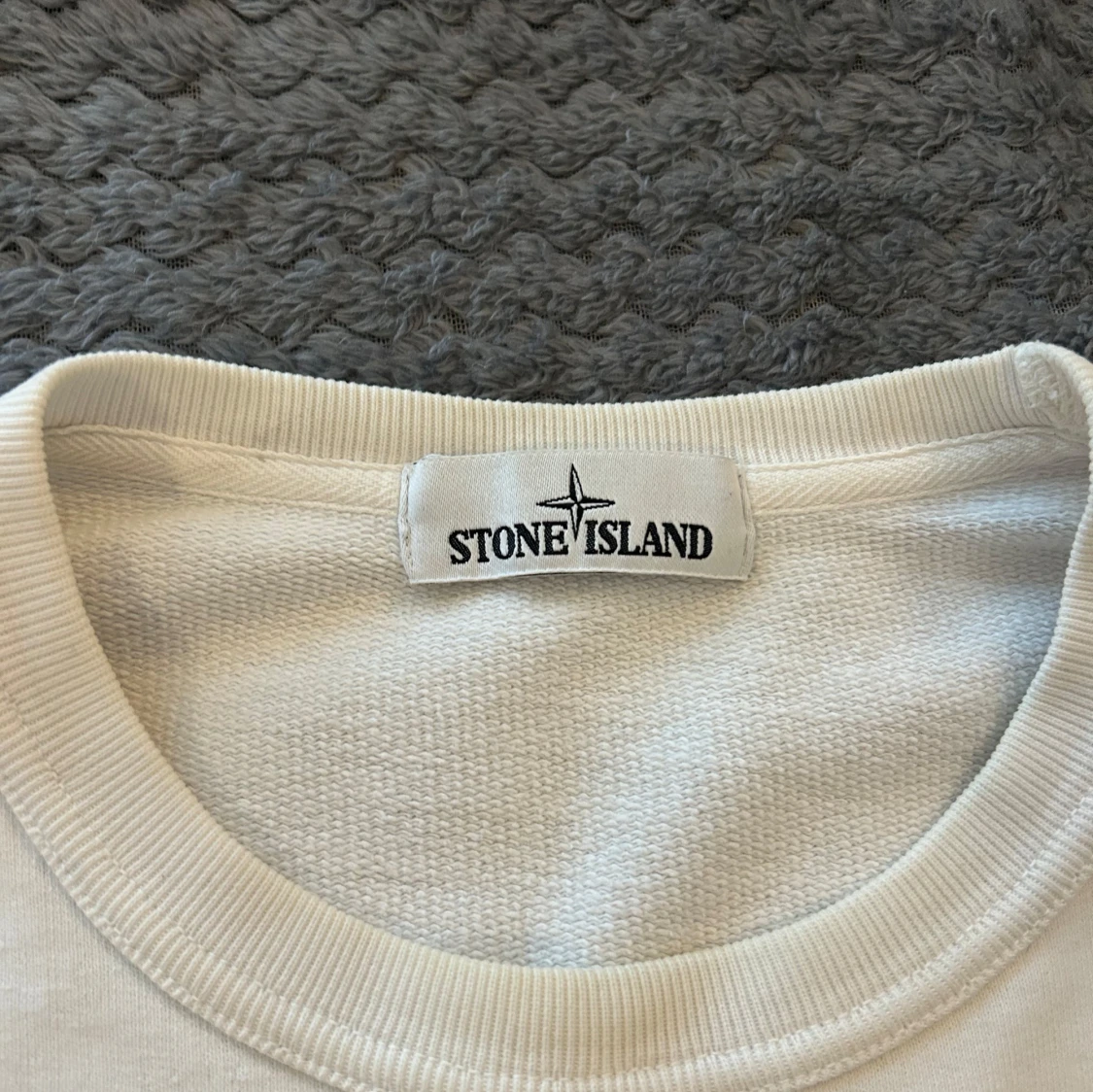 Vit tröja från Stone Island - 90
