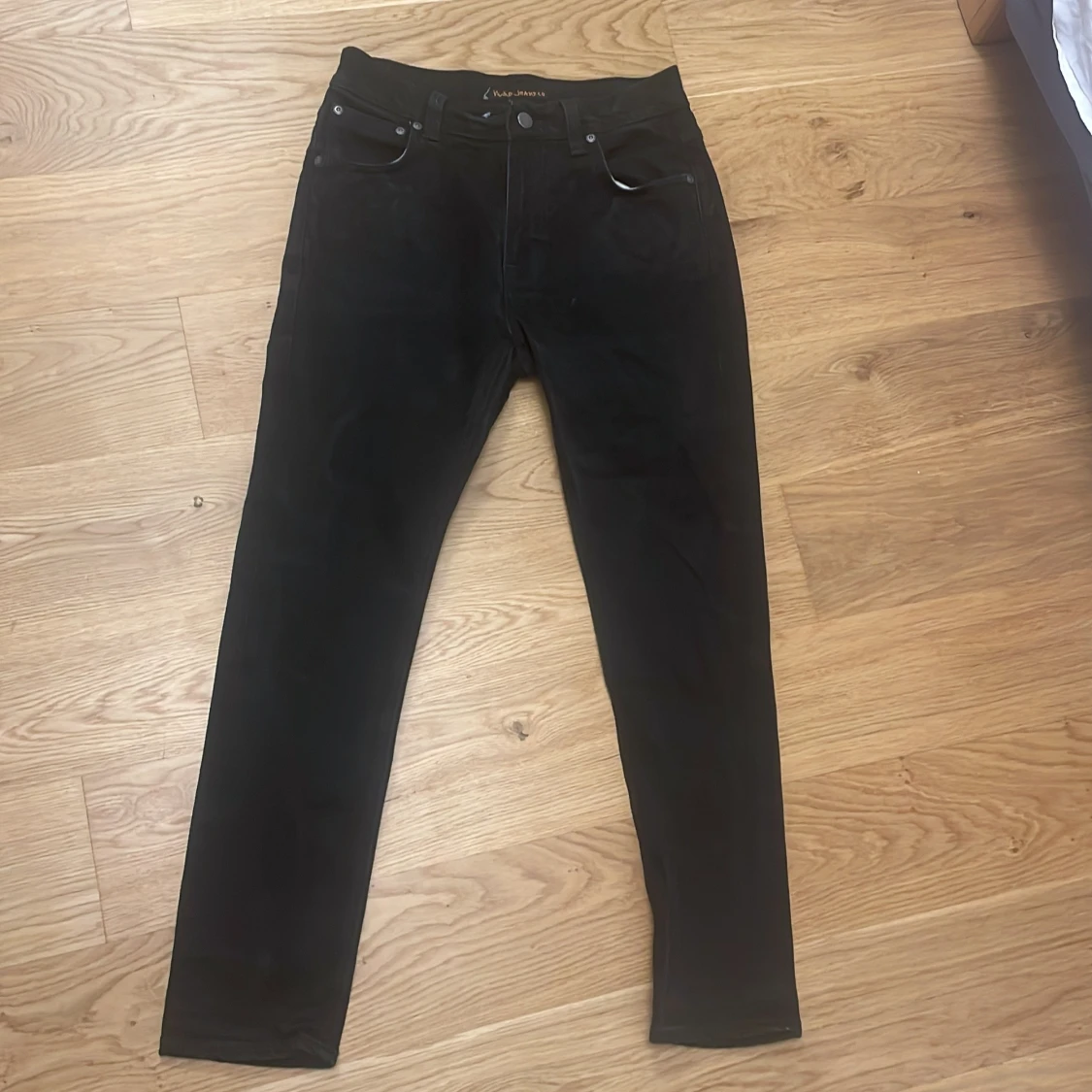 Feta svarta jeans från Nudie Jeans