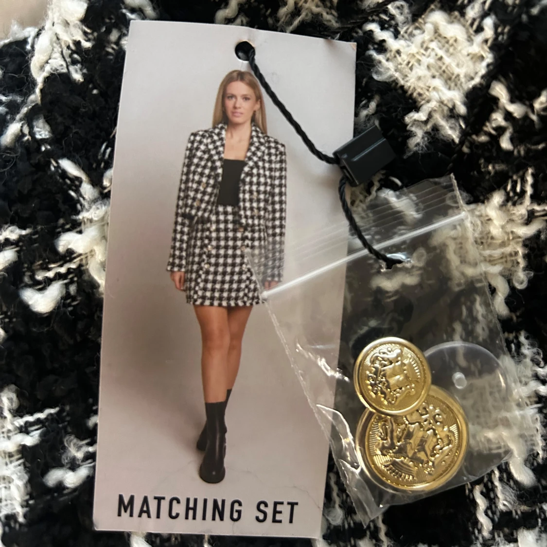 Svartvit rutig kavaj från Amisu - 90