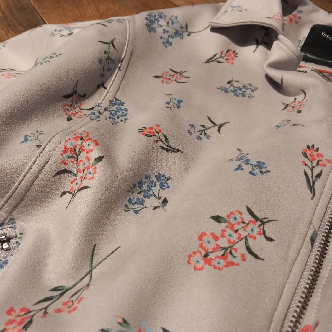 Blommig jacka från Yessica - 90