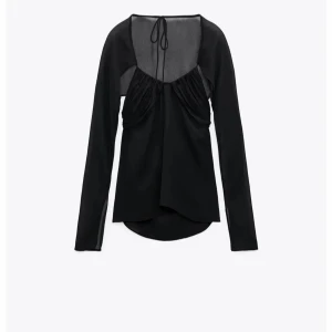 Blus från Zara - Så fin blus/topp från Zara med transparenta ärmar.  #stockholmsstil #zara 