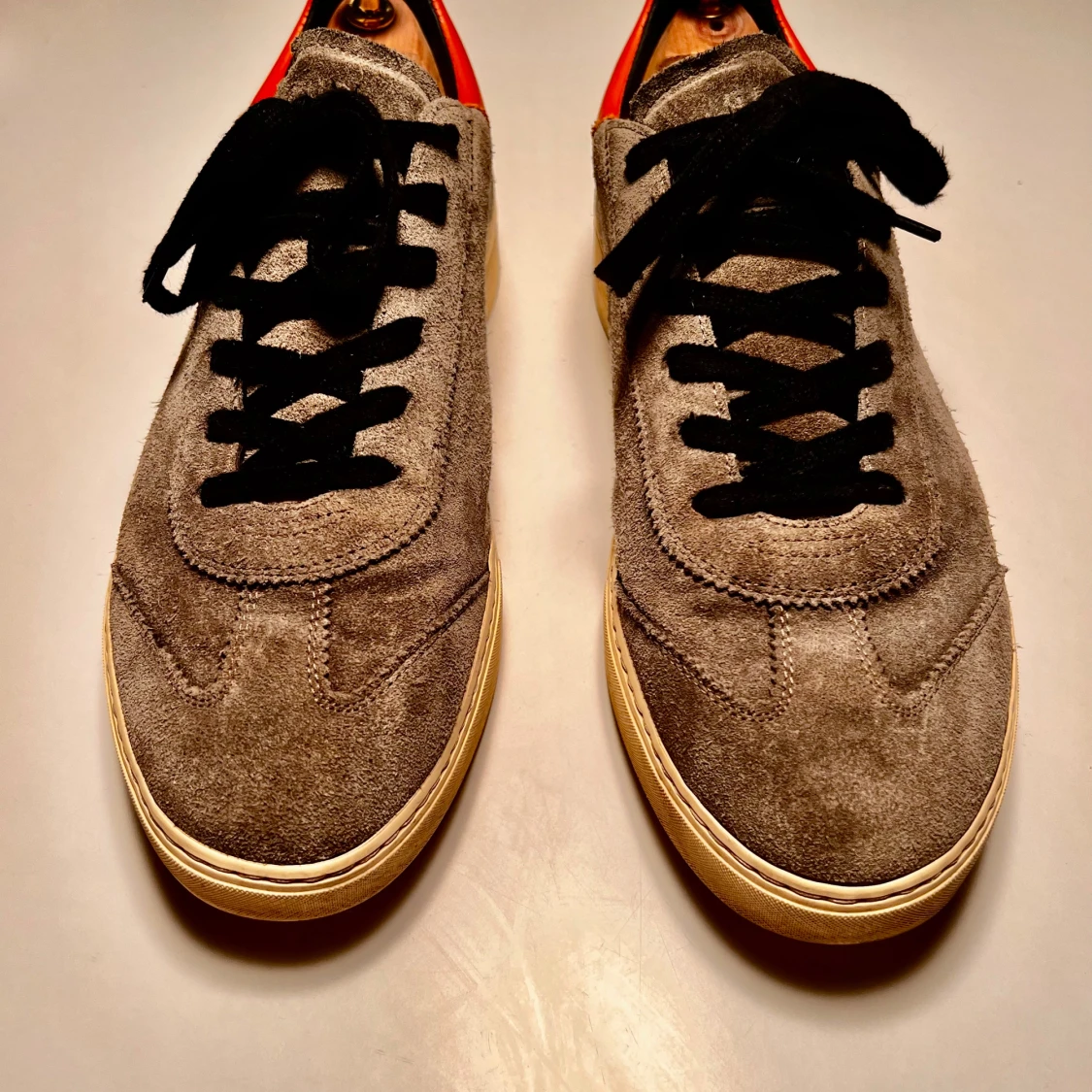 Grå sneakers från Ghoud (Ghōud) - 90