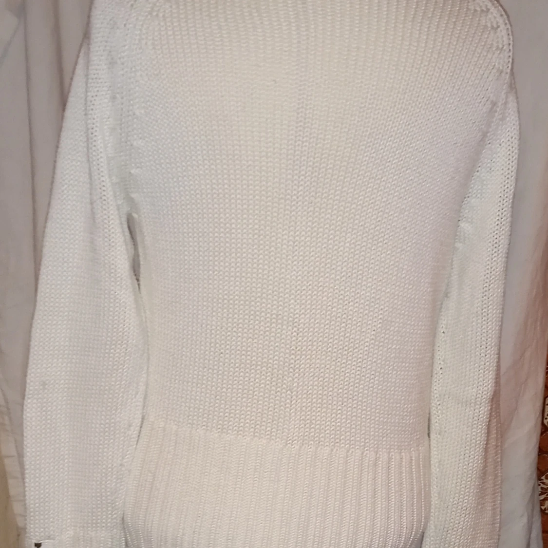 Vit stickad tröja från Abeko - 90