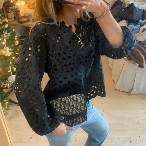 Blus - SUPER snygg!! Tryck gärna på köp nu❣️💘💘
