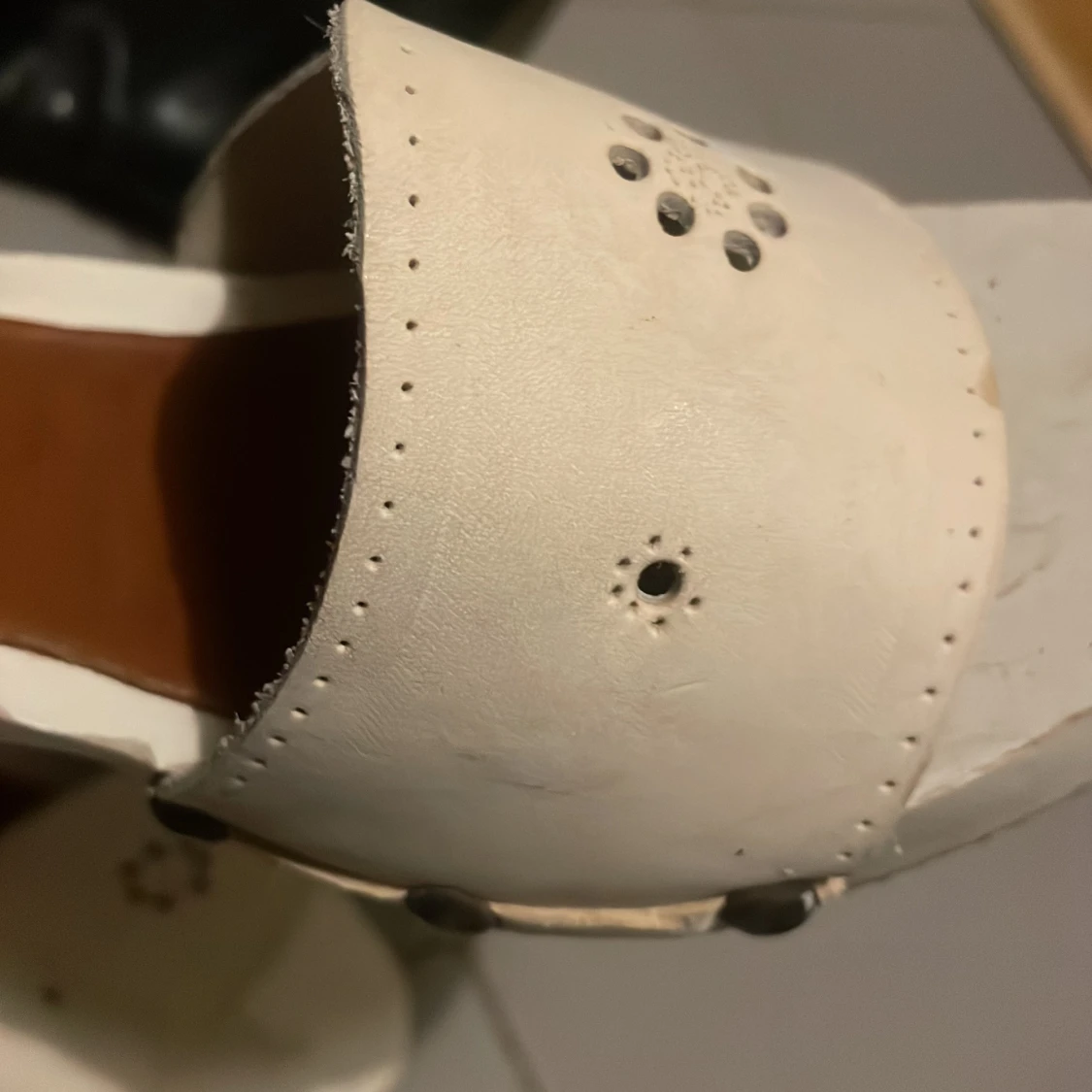 Vita klackskor  - 92