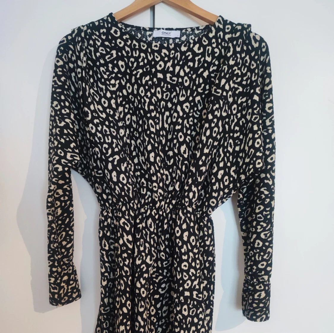 Leopardmönstrad klänning från ONLY - 4